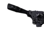 TSS24095(RHD)
                                -  GUN126R 20-
                                - Turn Signal Switch
                                ....210649