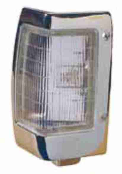 COL500981 - D21 P/UP CHROME CORNER LAMP...2004465