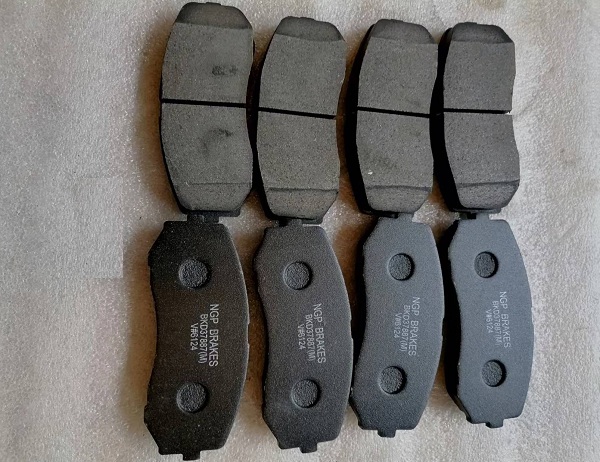 BKD37887(W/O ABS)
                                - CANTER 04-14   FE85 FE85D [1SET=8PCS] REPLACED BY BKD97181(ABS)
                                - Brake Pad
                                ....139457