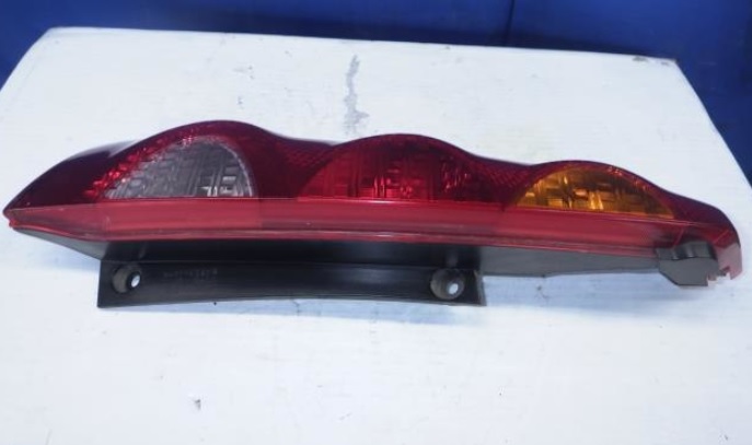 TAL82214(R)-NOTE E11 2008-2011 -Tail Lamp....186375